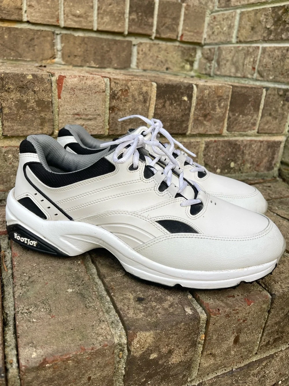 FootJoy Men’s Golf Shoes Size 10 White Black Spiked Leather 45428